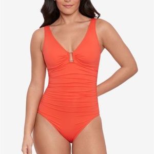 Lauren Ralph Lauren
Ring Over the Shoulder One Piece Swimsuit size 6 NWOT